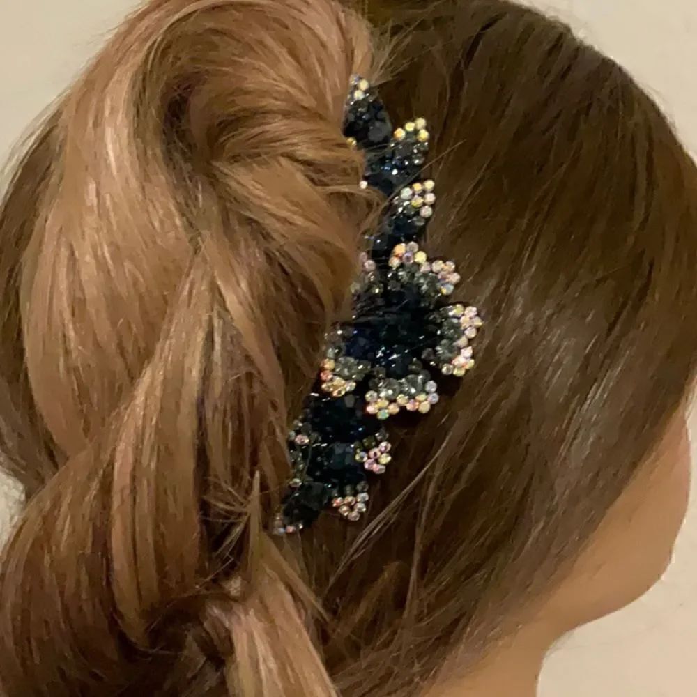 They are here! Beautiful Crystal Hair Combs